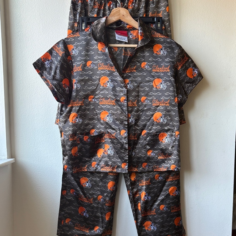 VTG Cleveland Browns Women’s 3 Piece Satin Pajama Set Size Medium
